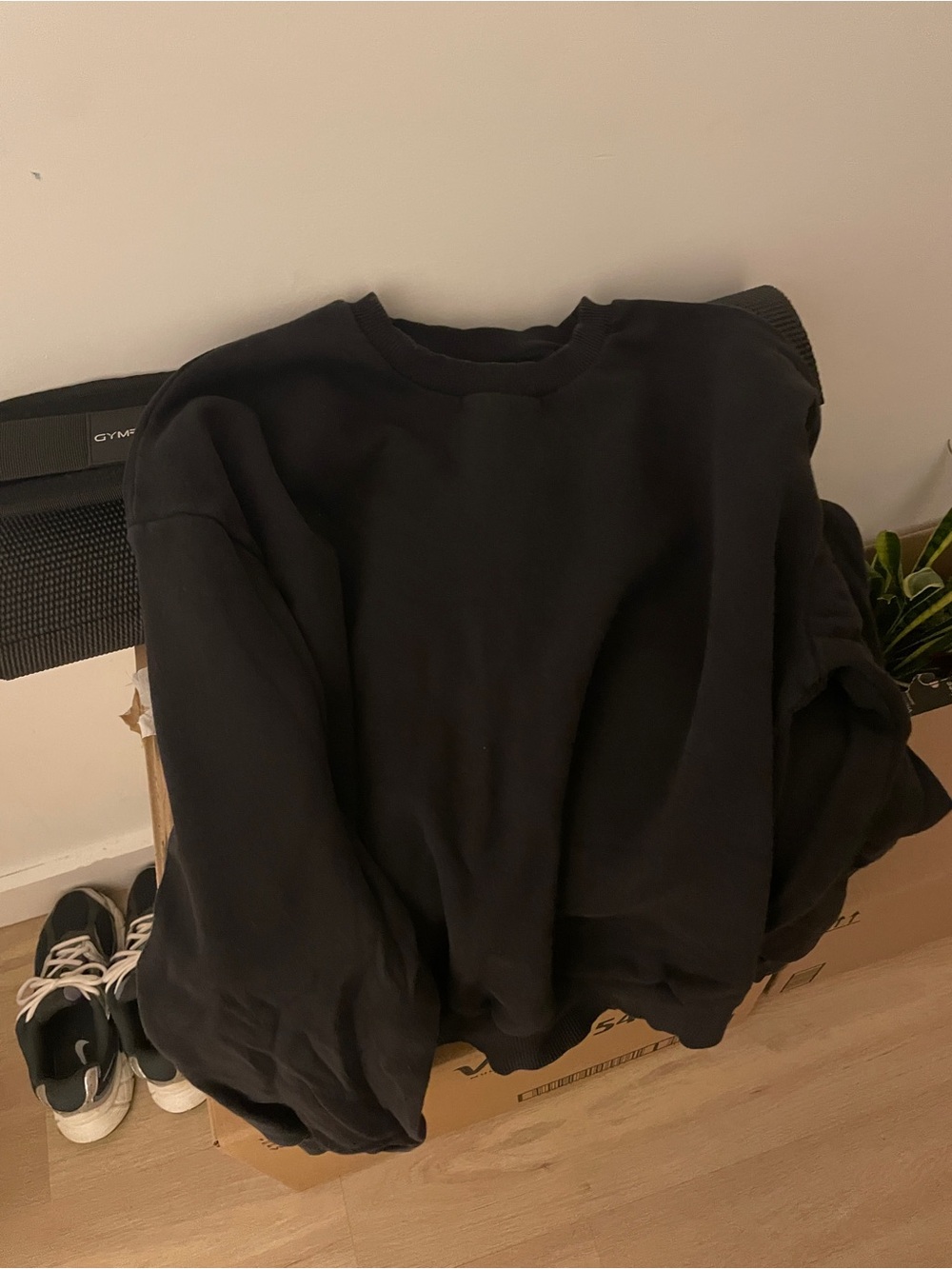 Men's Black Crewneck Sweatshirt - Unbranded